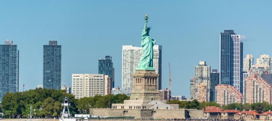 Image of New York skyline and statue of liberty
