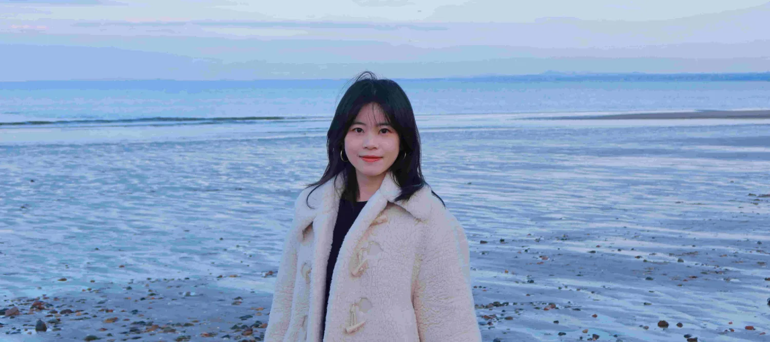Linjing in front of the sea