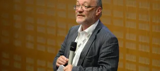 Professor Bruce Whitelaw addresses the Roslin Auditorium