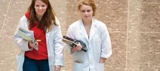 Choose us - happy vet students