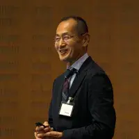 Shinya Yamanaka delivering his lecture