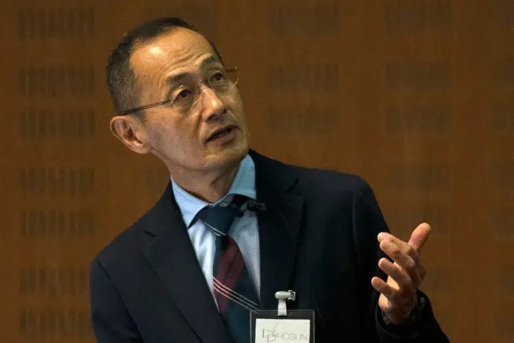 Shinya Yamanaka delivering his lecture