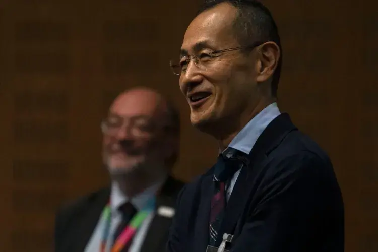 Shinya Yamanaka, Bruce Whitelaw in the background